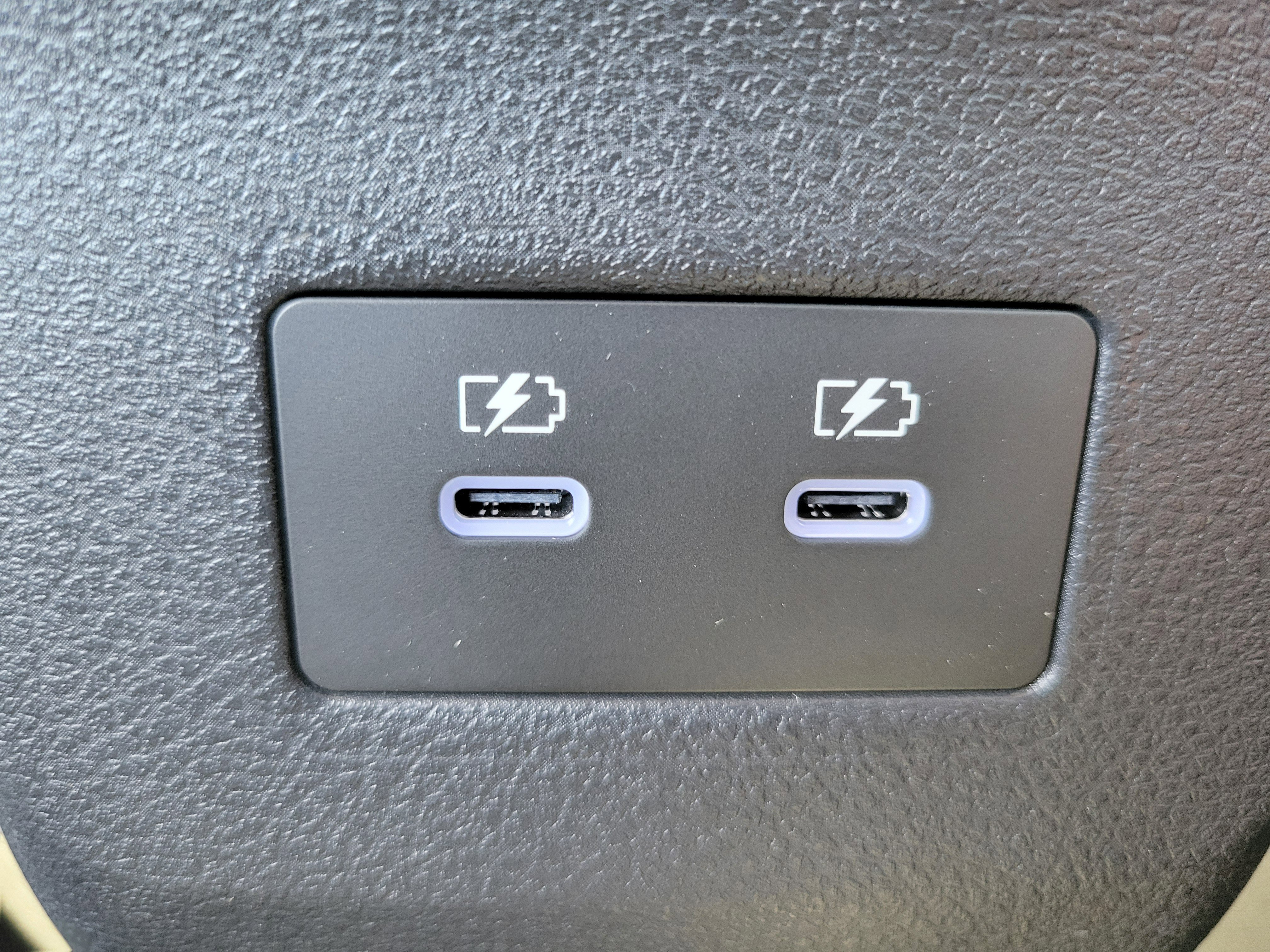 New 2025 Nissan Kicks SR image 29