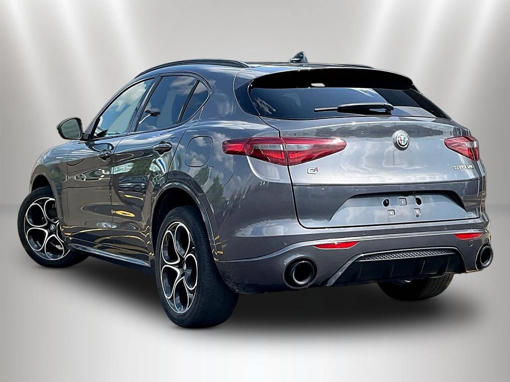 Used 2022 Alfa Romeo Stelvio Veloce AWD/4WD image 4