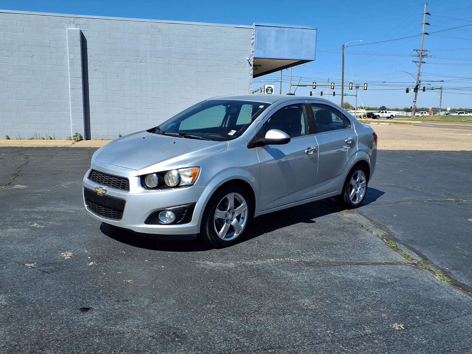 Used 2015 Chevrolet Sonic LTZ FWD image 6
