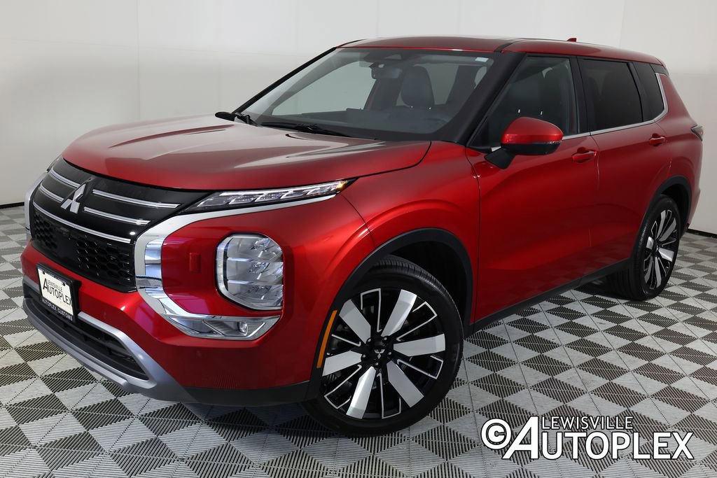 Used 2025 Mitsubishi Outlander SE