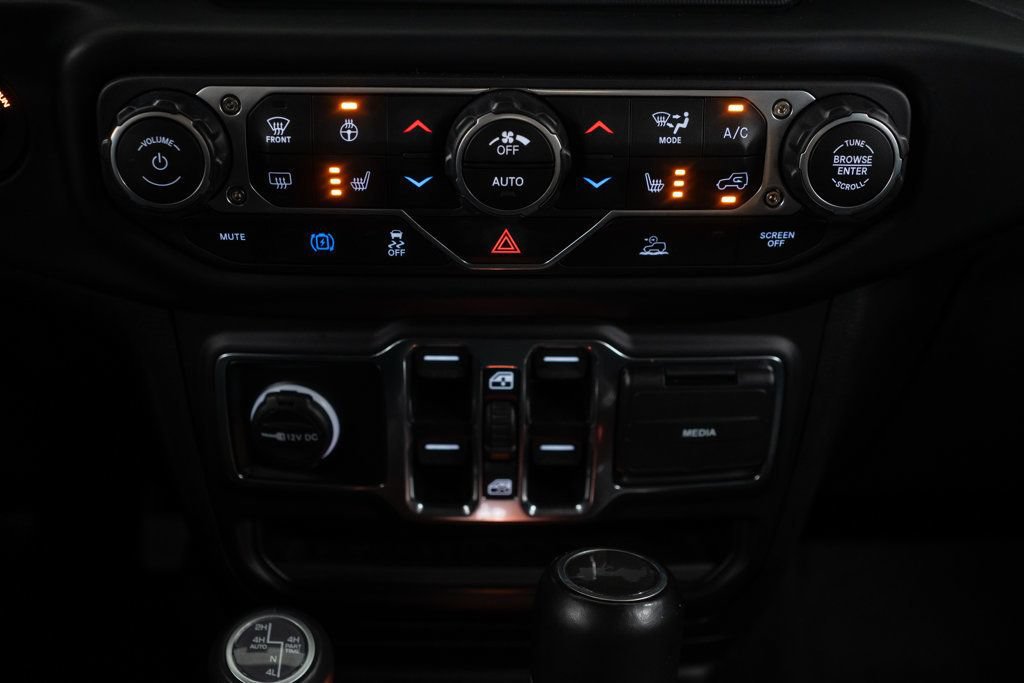 Used 2023 Jeep Wrangler Unlimited Sahara w/ Cold Weather Group AWD/4WD image 21