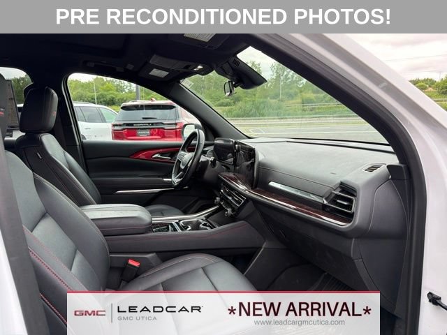 Used 2025 Chevrolet Traverse Z71 w/ LPO, Floor Liner Package AWD/4WD image 10
