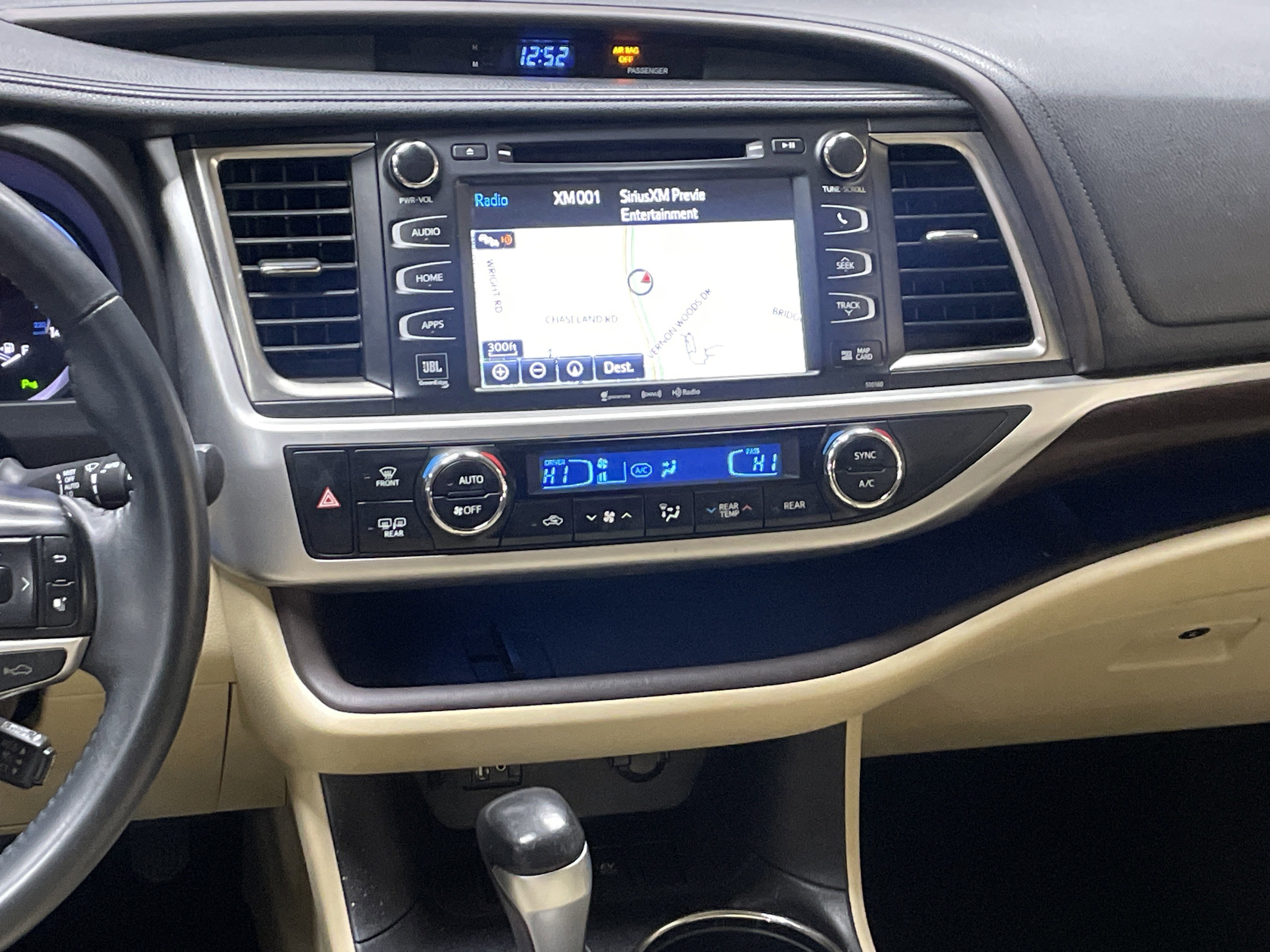 Used 2016 Toyota Highlander Limited image 30