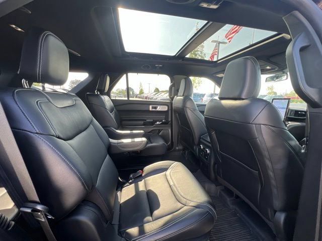 Used 2023 Ford Explorer ST w/ Equipment Group 401A AWD/4WD image 14