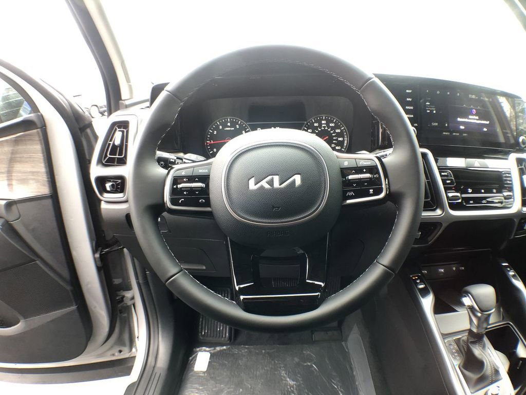 Used 2022 Kia Sorento EX w/ Panoramic Sunroof Package image 34