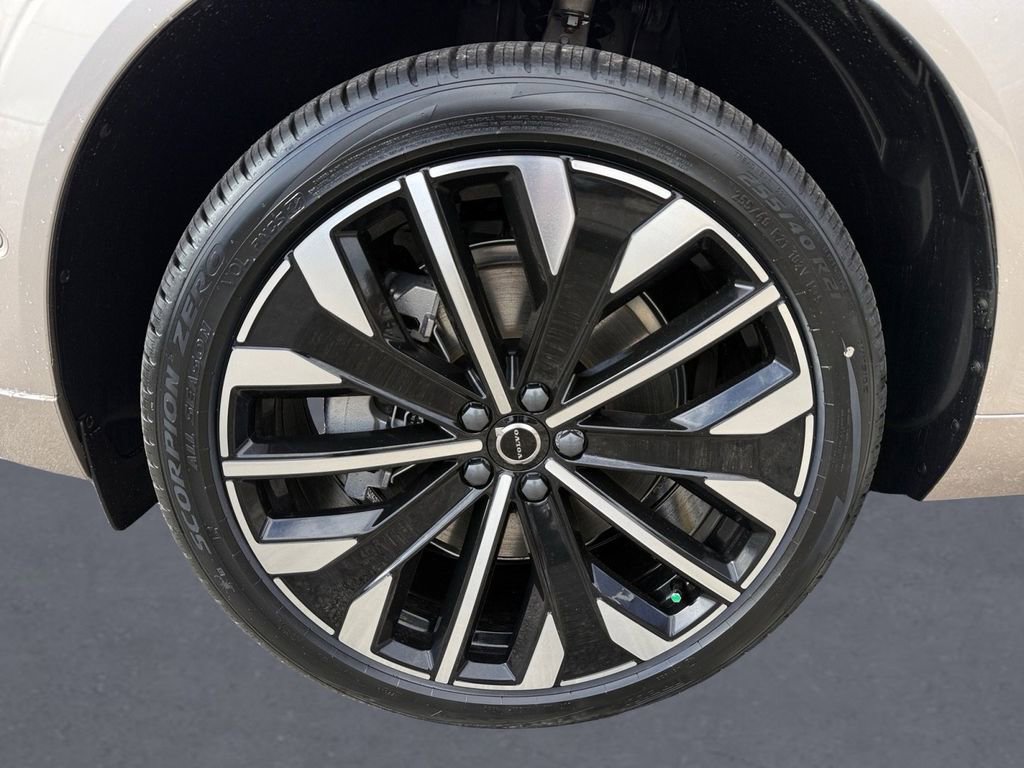 New 2026 Volvo XC60 T8 Ultra w/ Protection Package Premier image 7