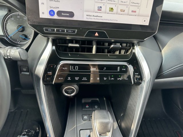 Used 2023 Toyota Venza Nightshade image 10