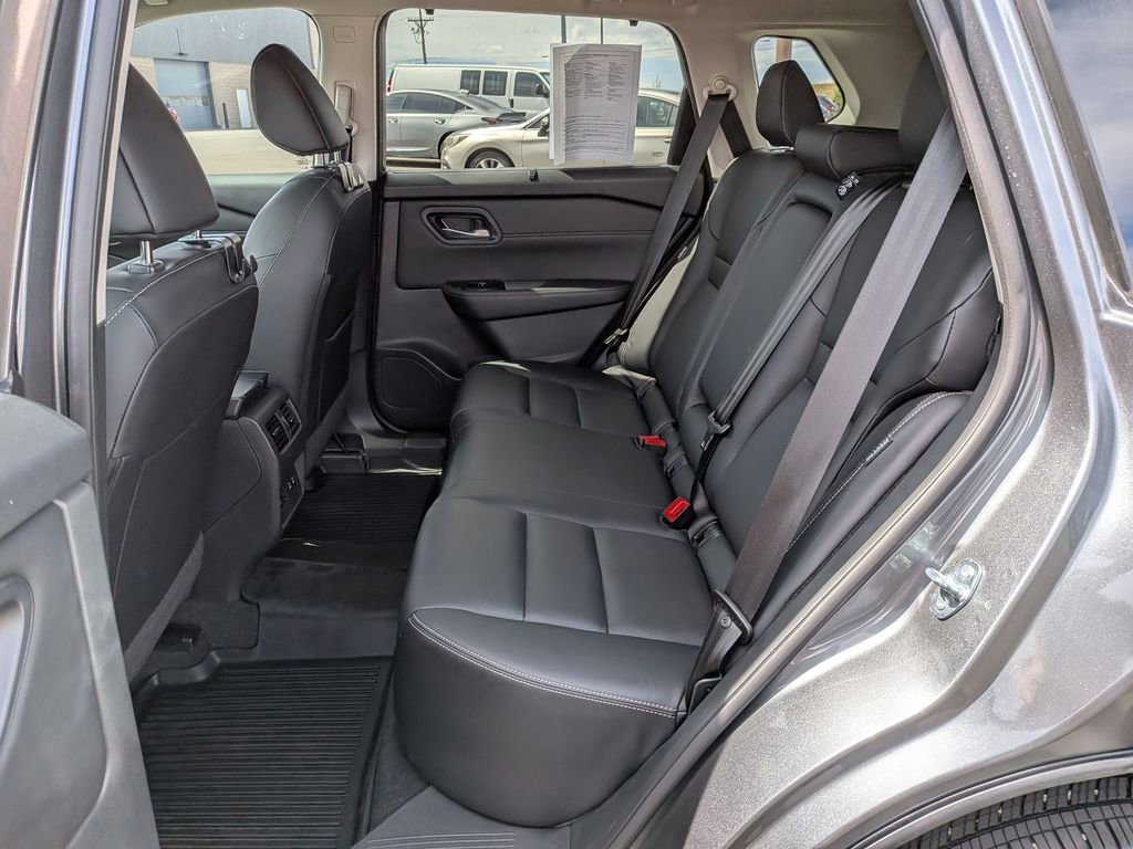 Used 2024 Nissan Rogue SL w/ SL Premium Package image 21