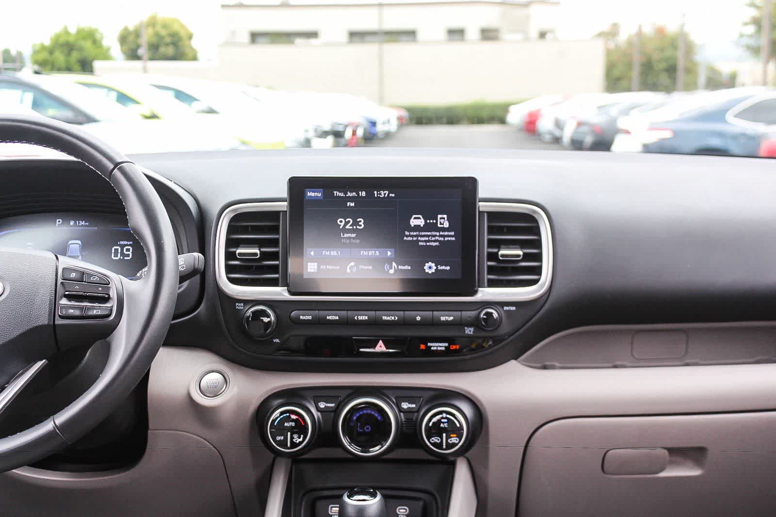 Certified 2024 Hyundai Venue SEL FWD image 17