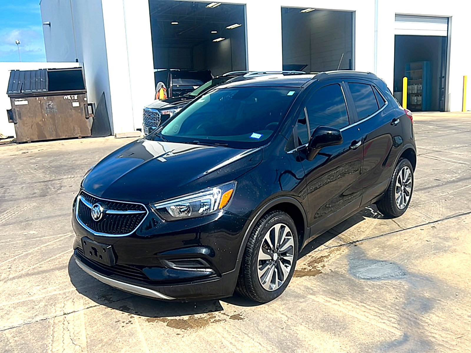 Used 2022 Buick Encore Preferred FWD image 2
