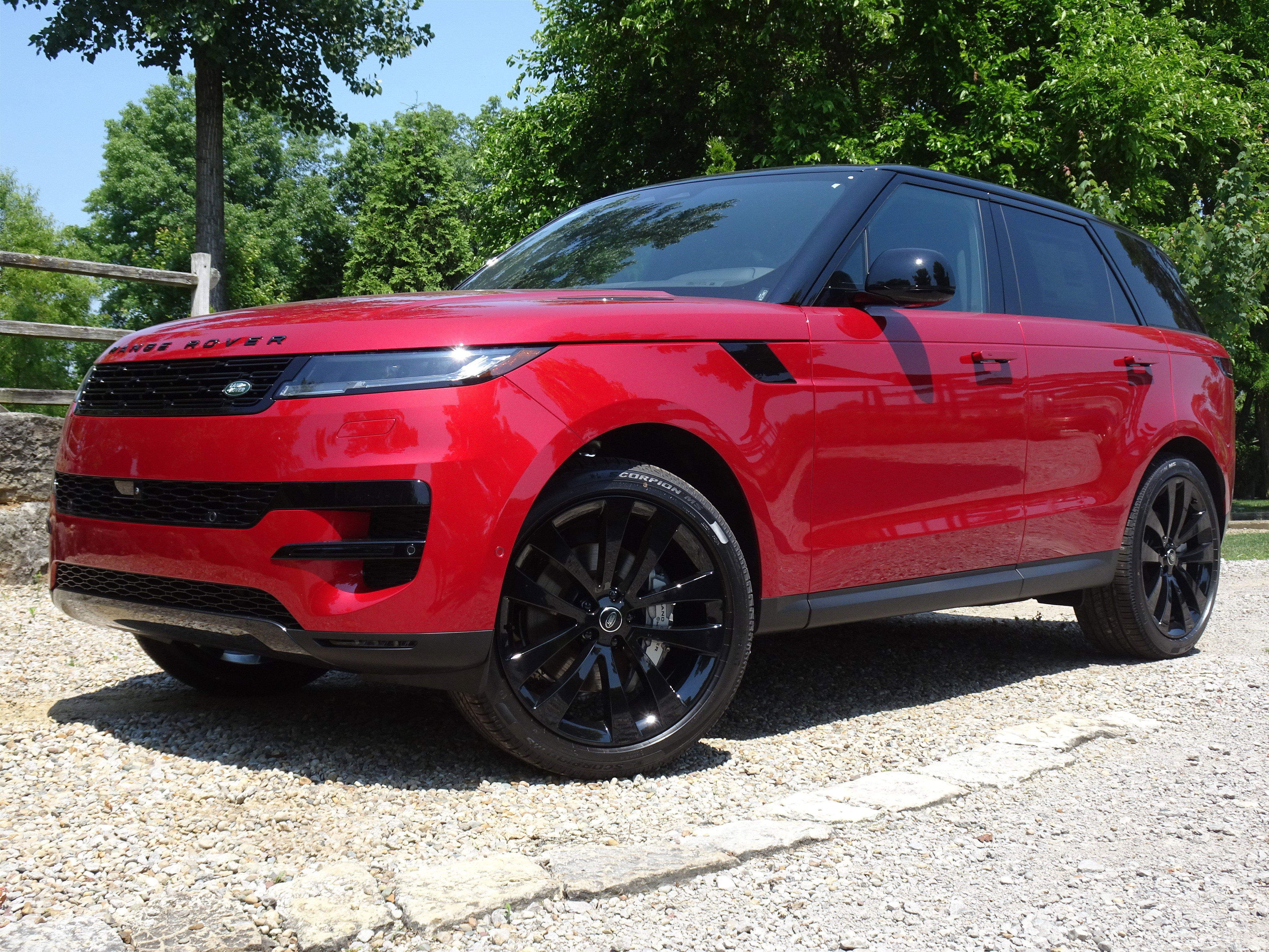 New 2025 Land Rover Range Rover Sport SE