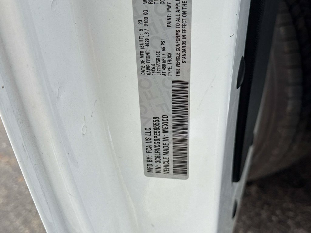 Used 2023 RAM ProMaster 2500 w/ Convenience Group FWD image 14