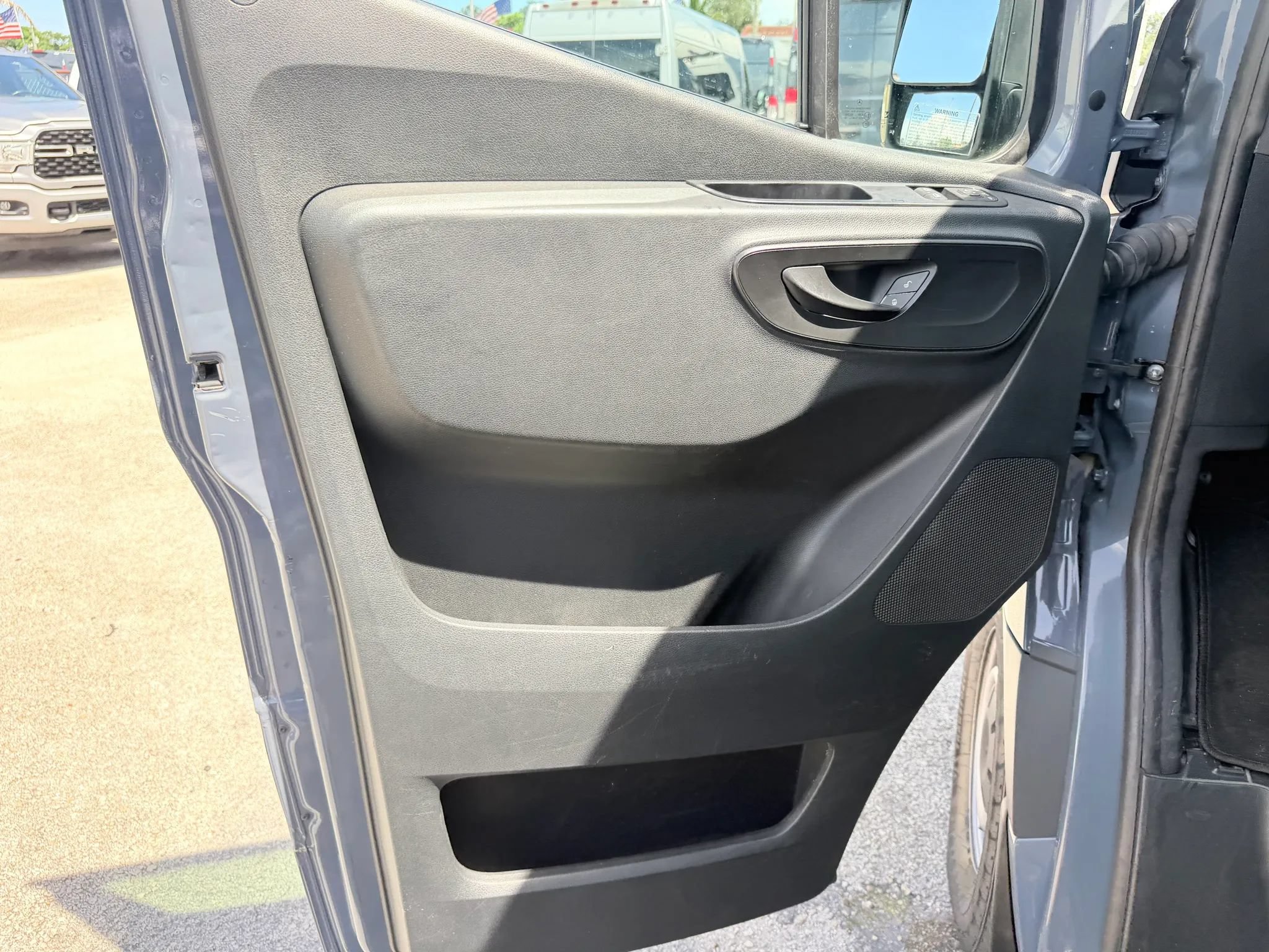 Used 2019 Mercedes-Benz Sprinter 2500 170 Extended Cargo image 10