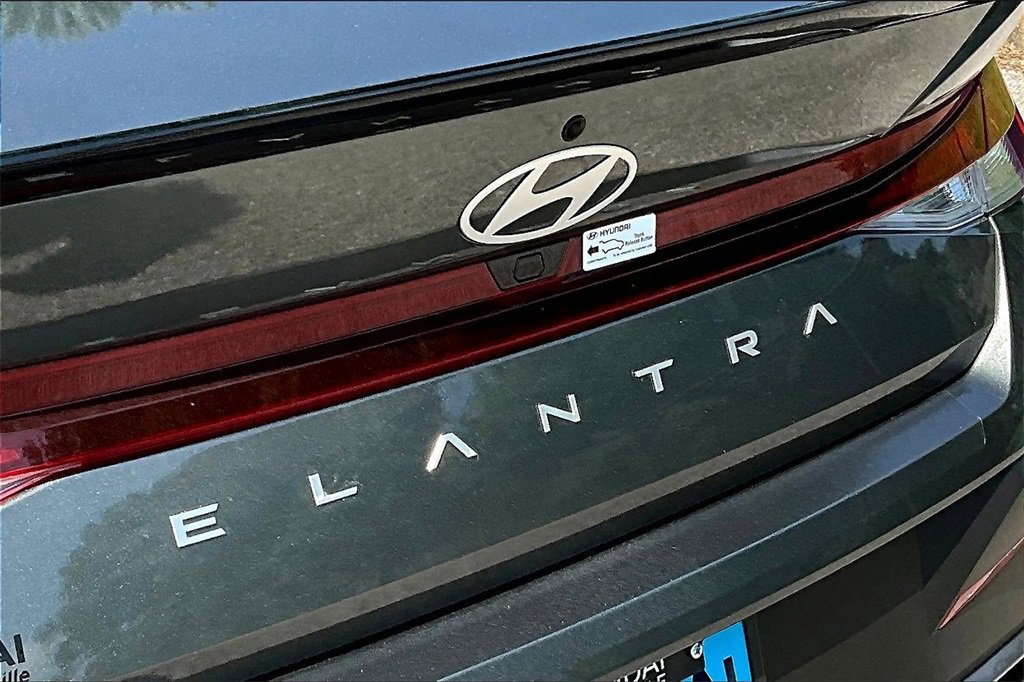 New 2025 Hyundai Elantra Sport image 12