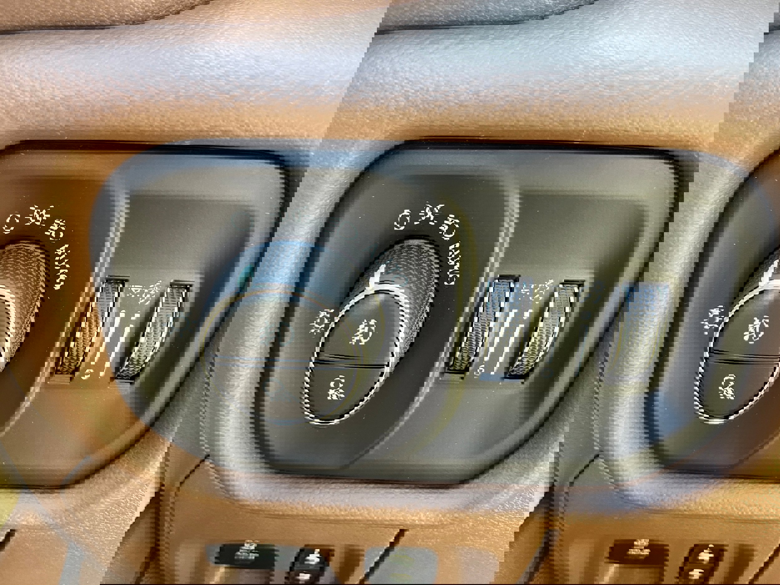 Used 2019 RAM 1500 Laramie AWD/4WD image 24