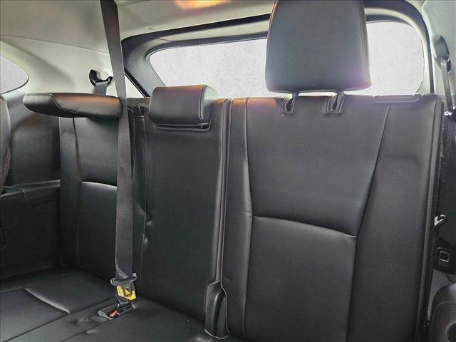 Used 2020 Toyota Highlander XLE image 21