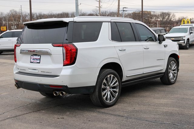 Used 2021 GMC Yukon Denali w/ Denali Premium Package image 3