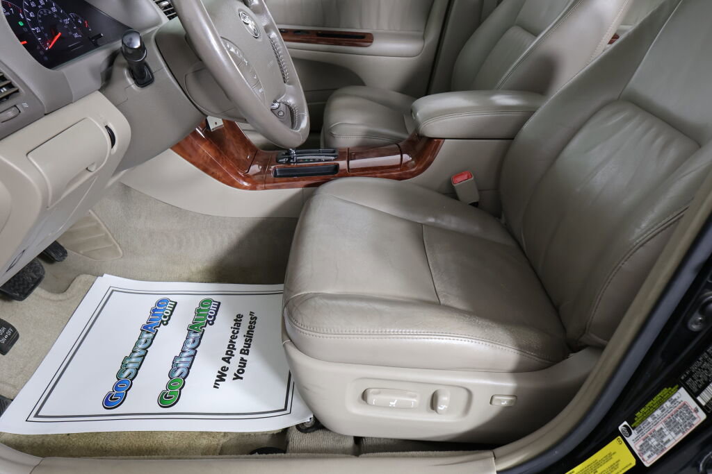 Used 2005 Toyota Camry XLE image 12