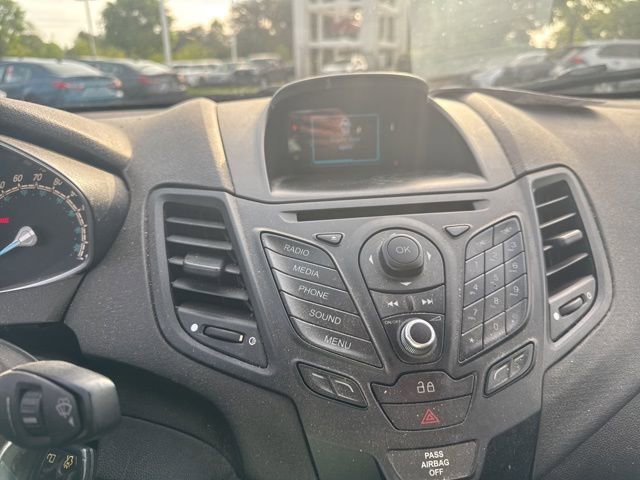 Used 2015 Ford Fiesta SE FWD image 13