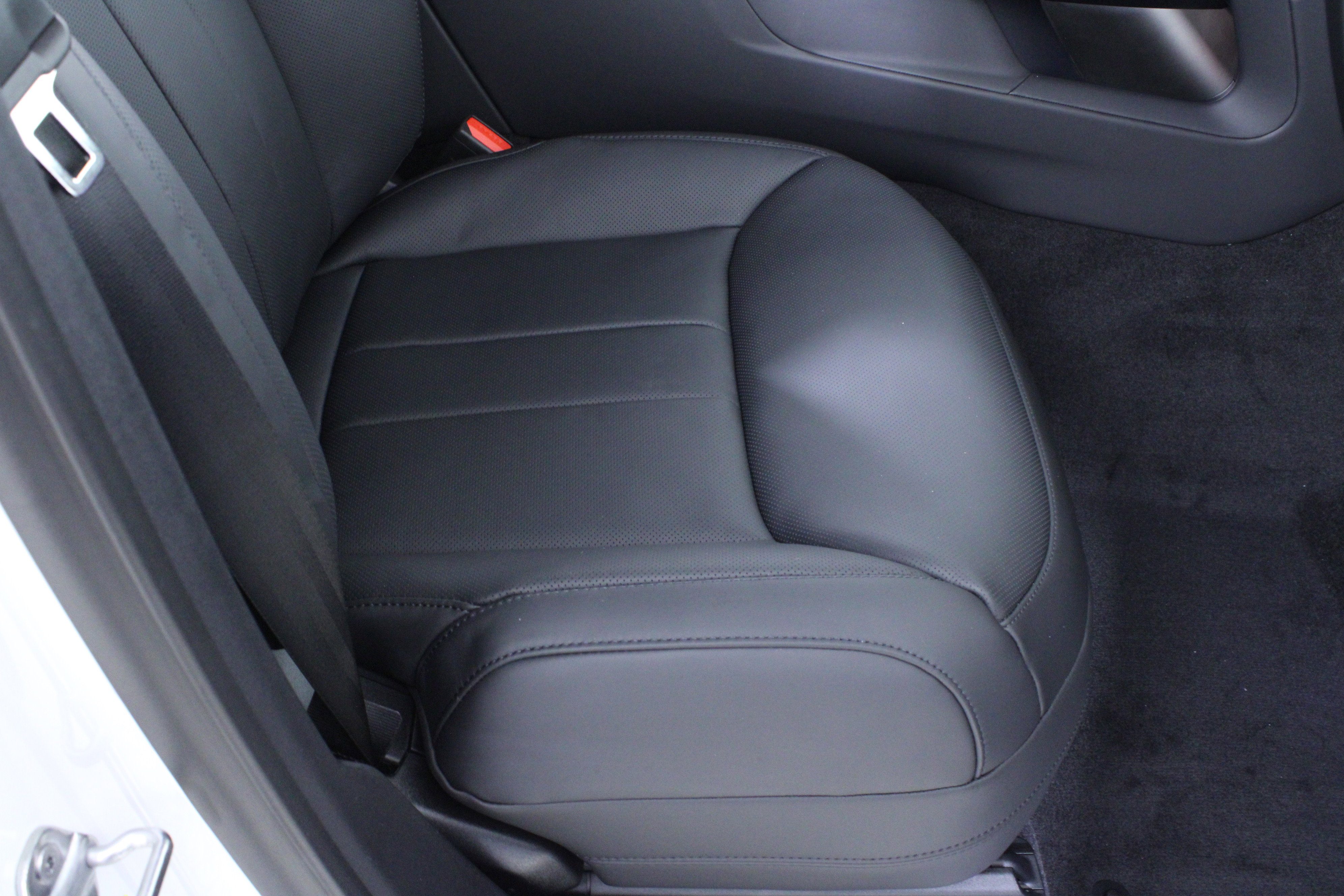 New 2026 Land Rover Range Rover Sport SE image 13