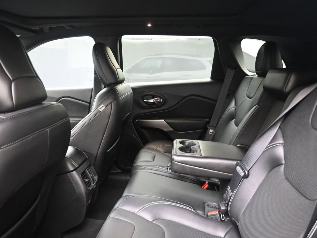 Used 2021 Jeep Cherokee Latitude Lux 80th Anniv w/ Quick Order Package 26U 80TH image 18