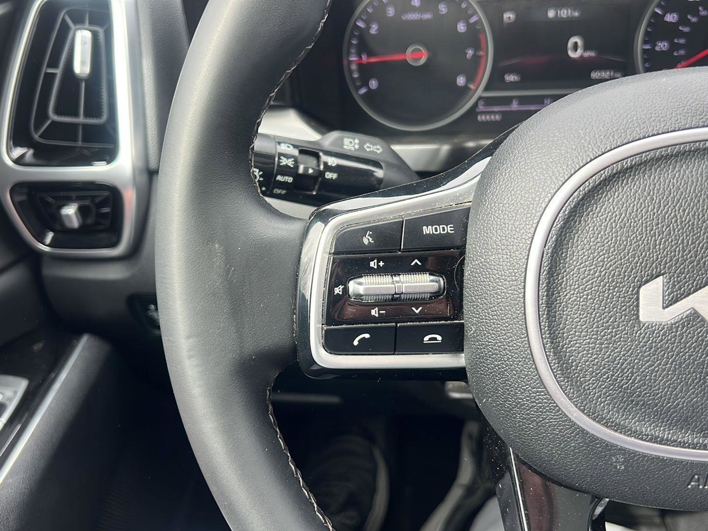 Used 2022 Kia Sorento SX image 25