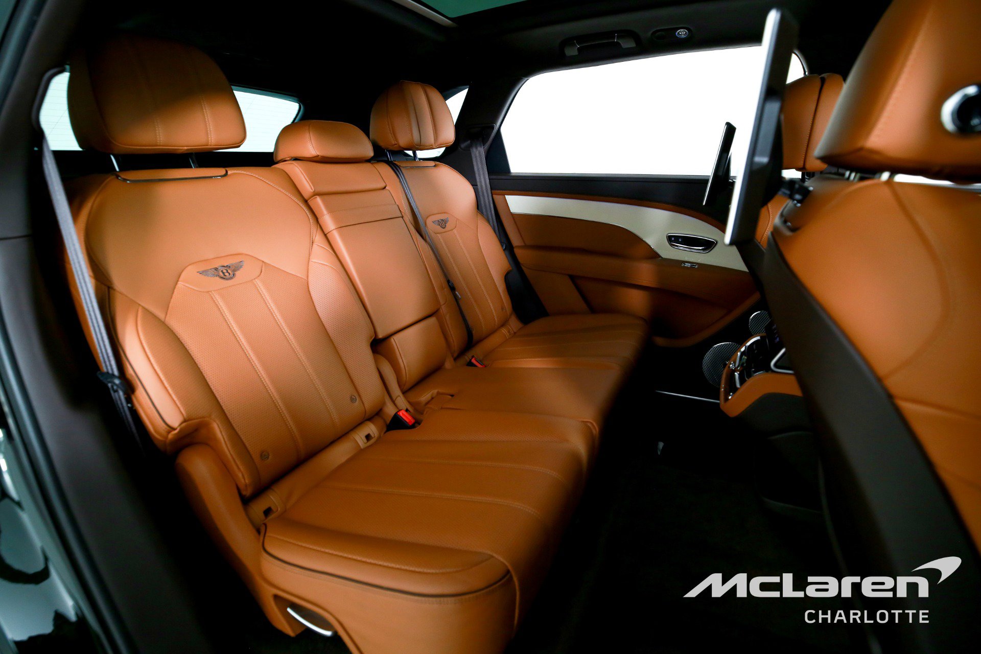 Used 2023 Bentley Bentayga Extended Wheelbase image 26