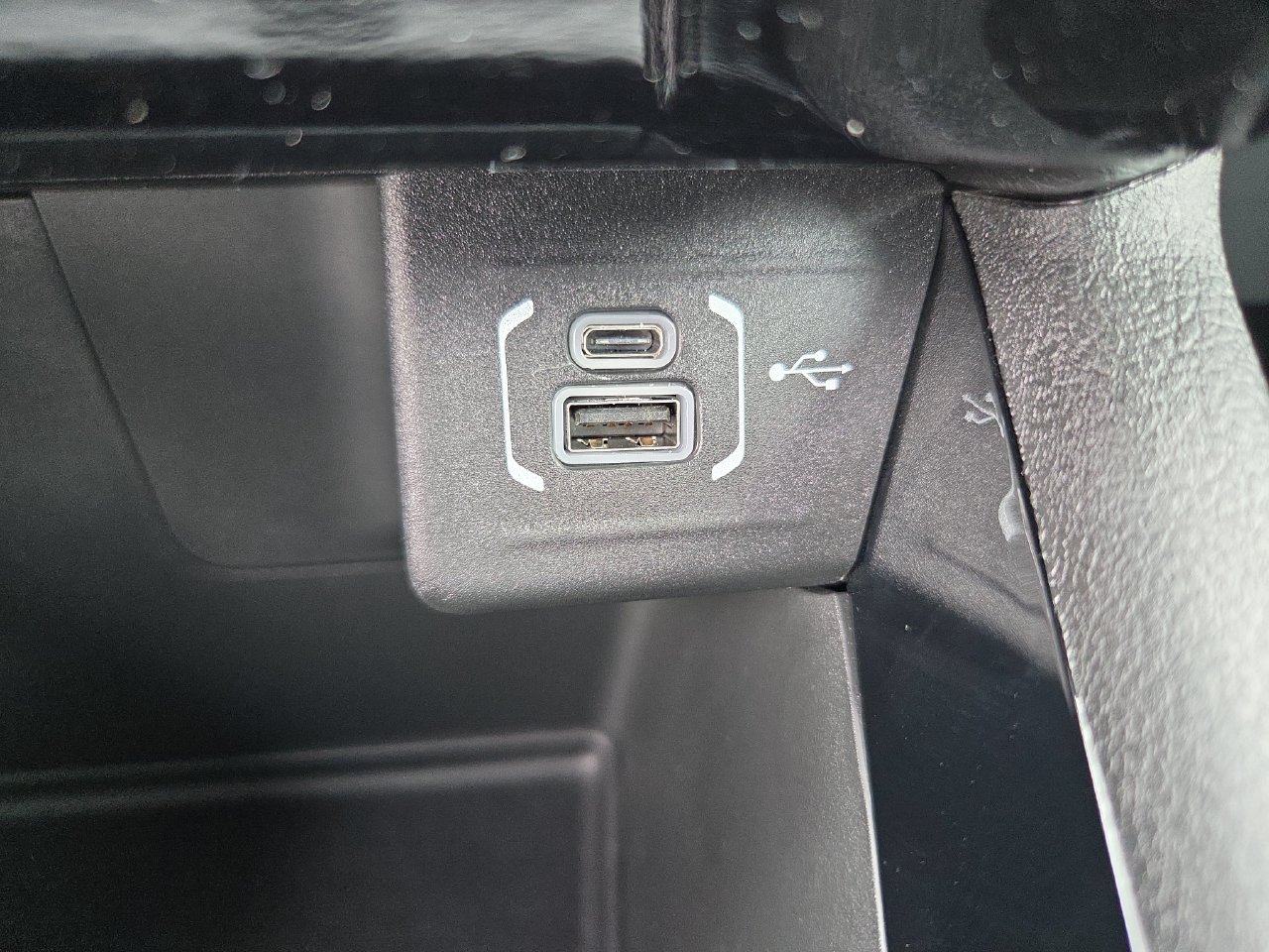 New 2026 Jeep Compass Latitude AWD/4WD image 25