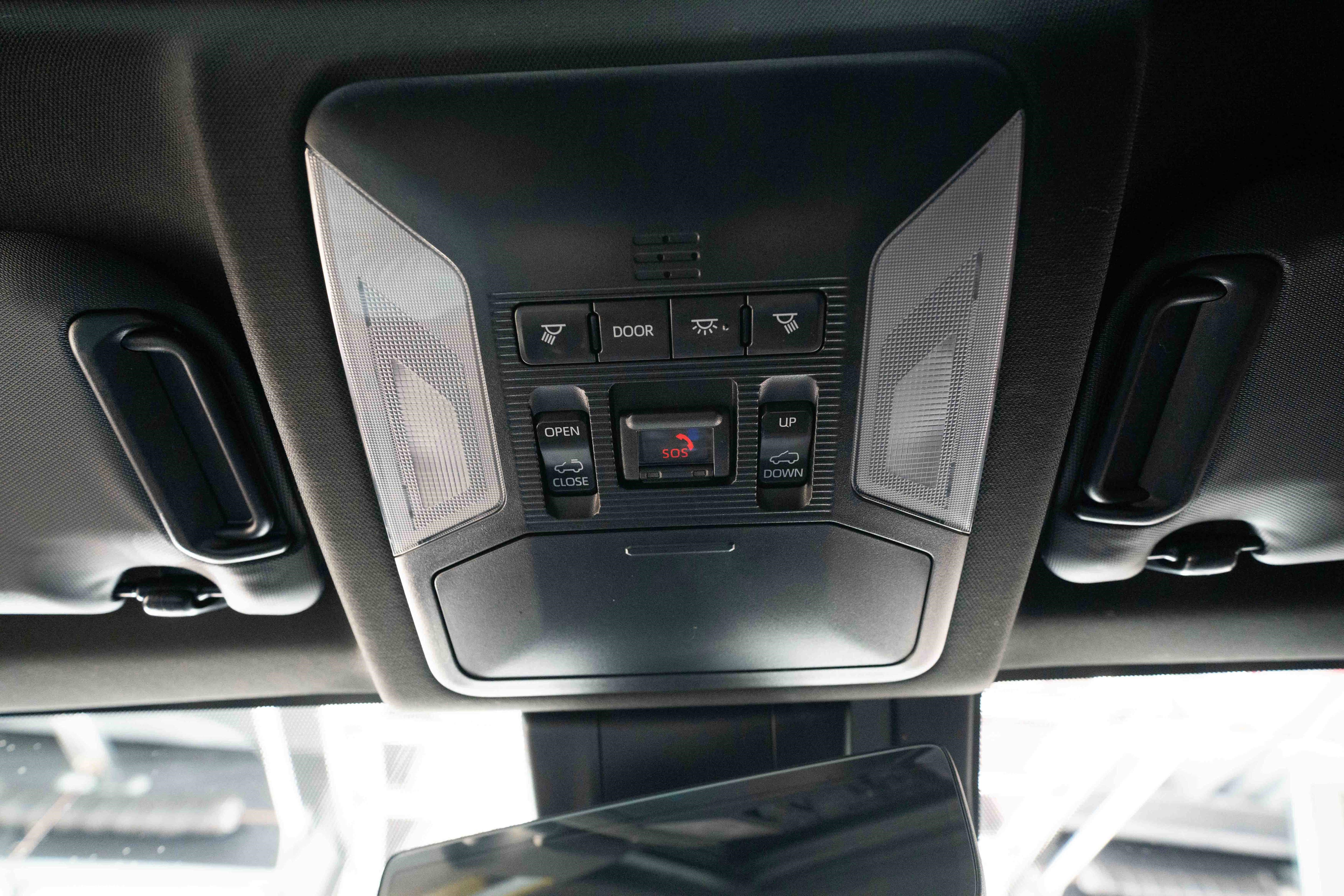 Used 2020 Toyota RAV4 XSE AWD/4WD image 18