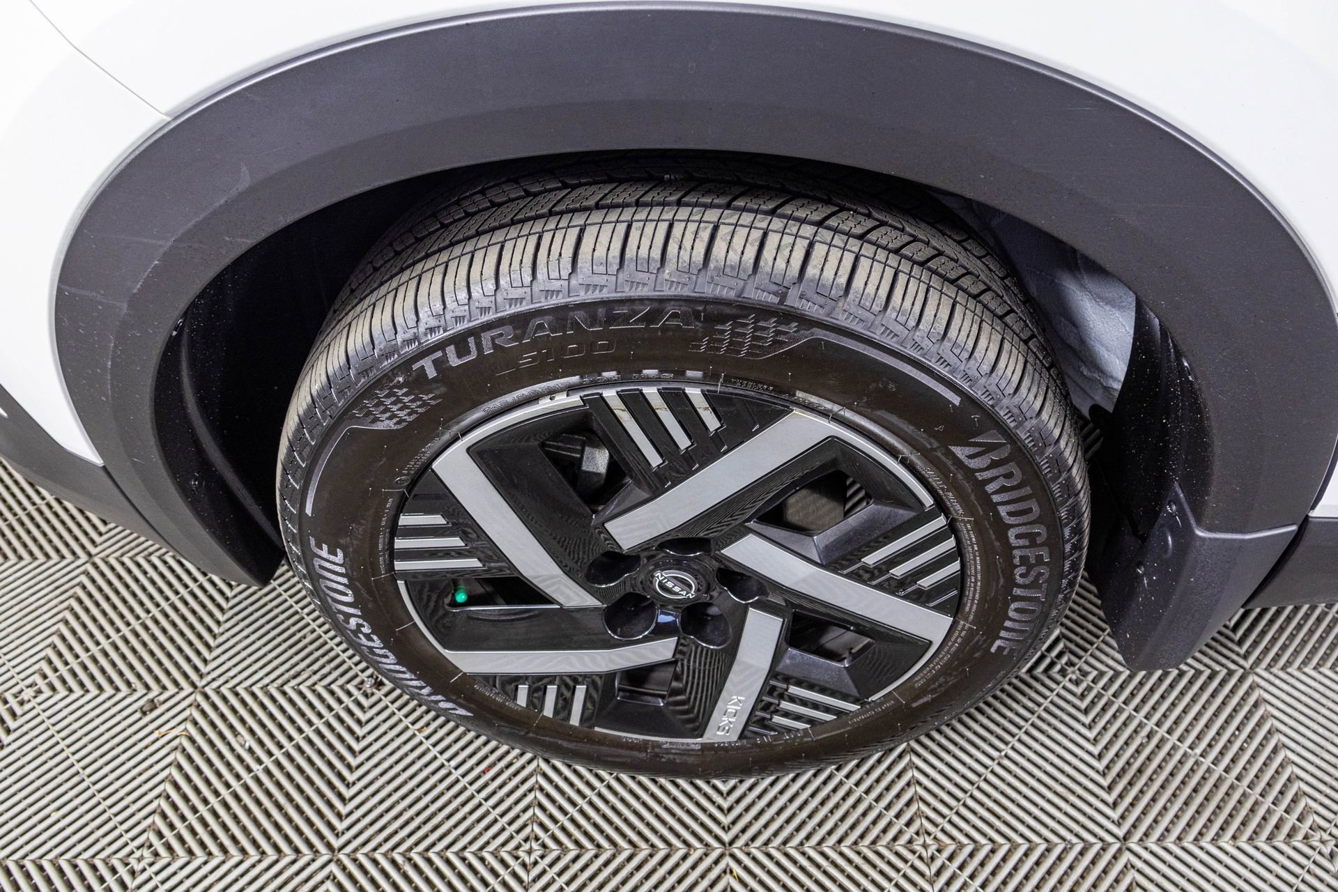 Used 2025 Nissan Kicks SV image 42