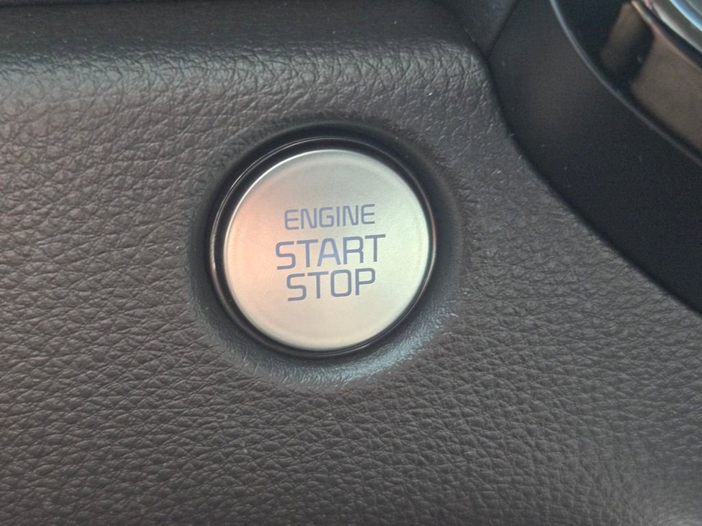 Certified 2025 Kia Carnival SX w/ SX Dark Edition Package image 36