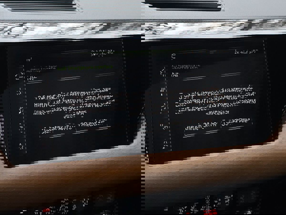 Used 2022 Audi e-tron GT Premium Plus image 35