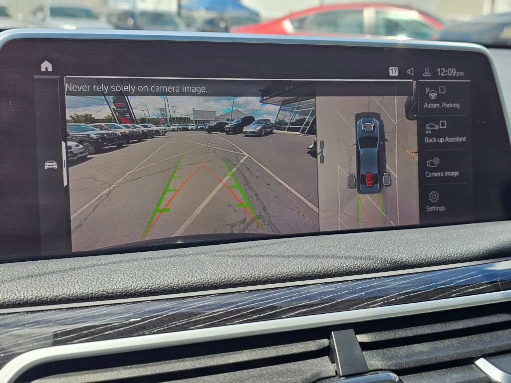 Used 2020 BMW 740i w/ Premium Package RWD image 25