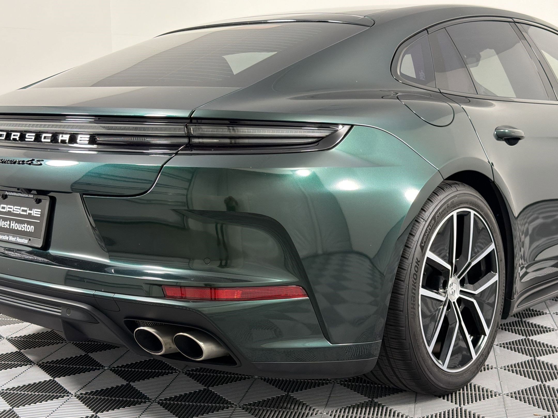 Certified 2026 Porsche Panamera 4S AWD/4WD image 10