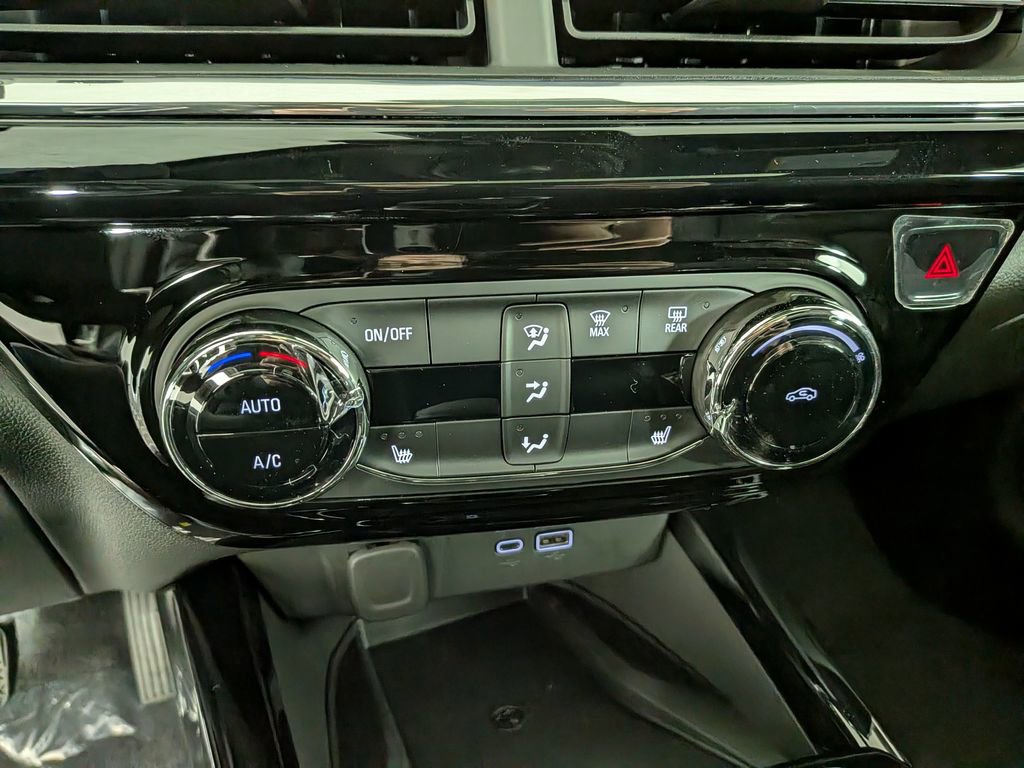 New 2026 Chevrolet Trax RS w/ Sunroof Package image 25