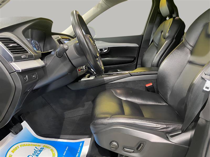 Used 2021 Volvo XC90 T5 Momentum w/ Climate Package image 19