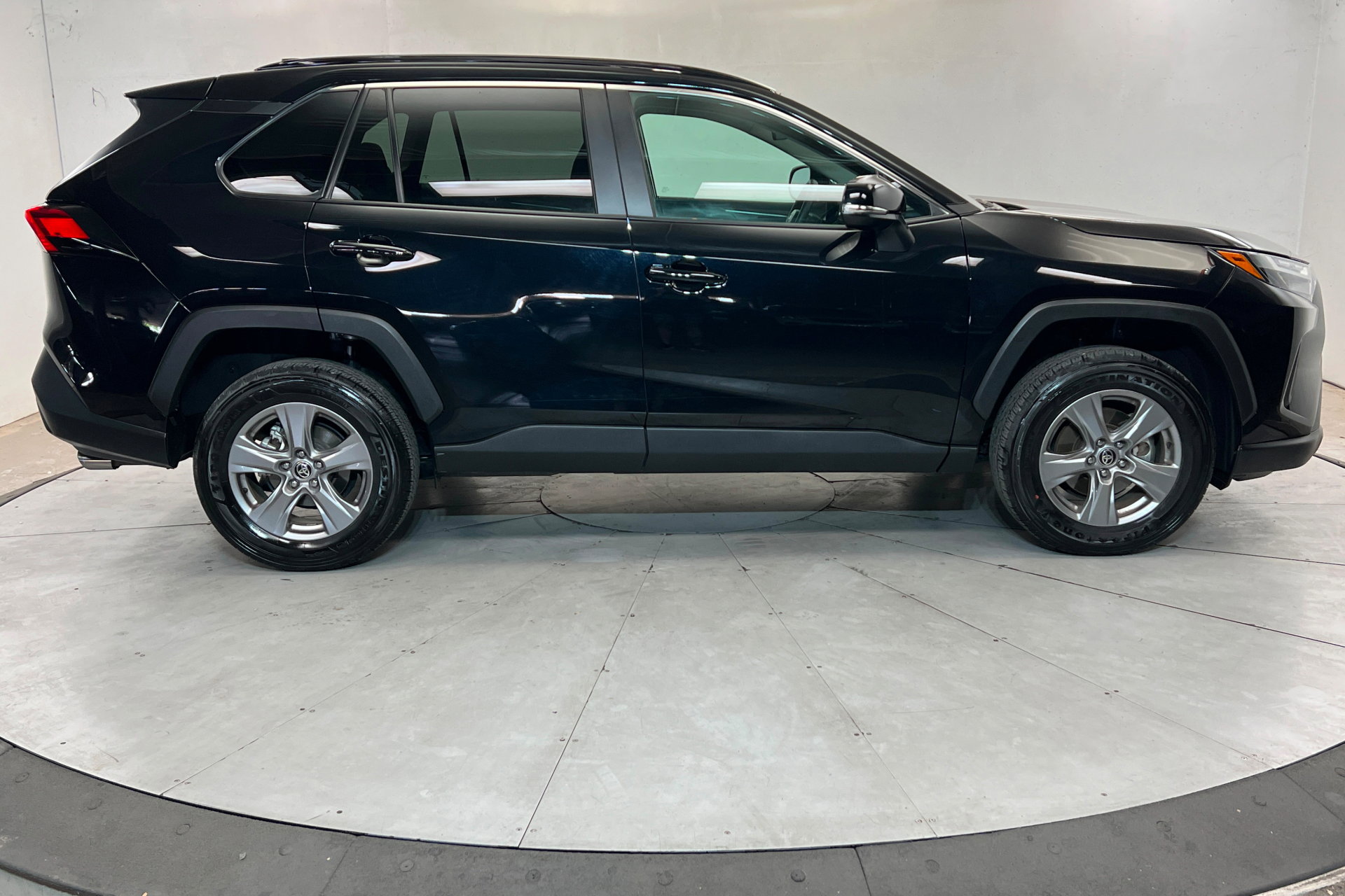 Certified 2025 Toyota RAV4 XLE AWD/4WD image 7