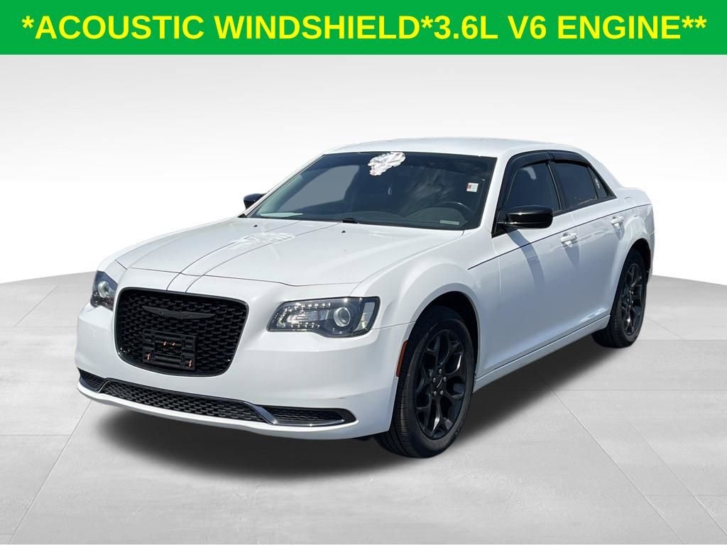 Used 2019 Chrysler 300 Touring w/ Sport Appearance Package image 3