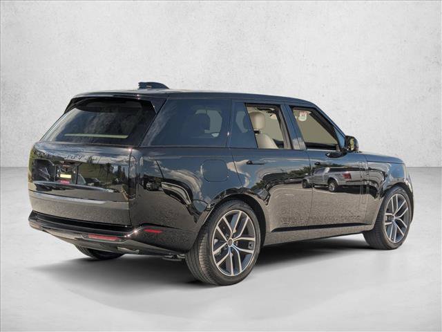 Used 2026 Land Rover Range Rover SE AWD/4WD image 4