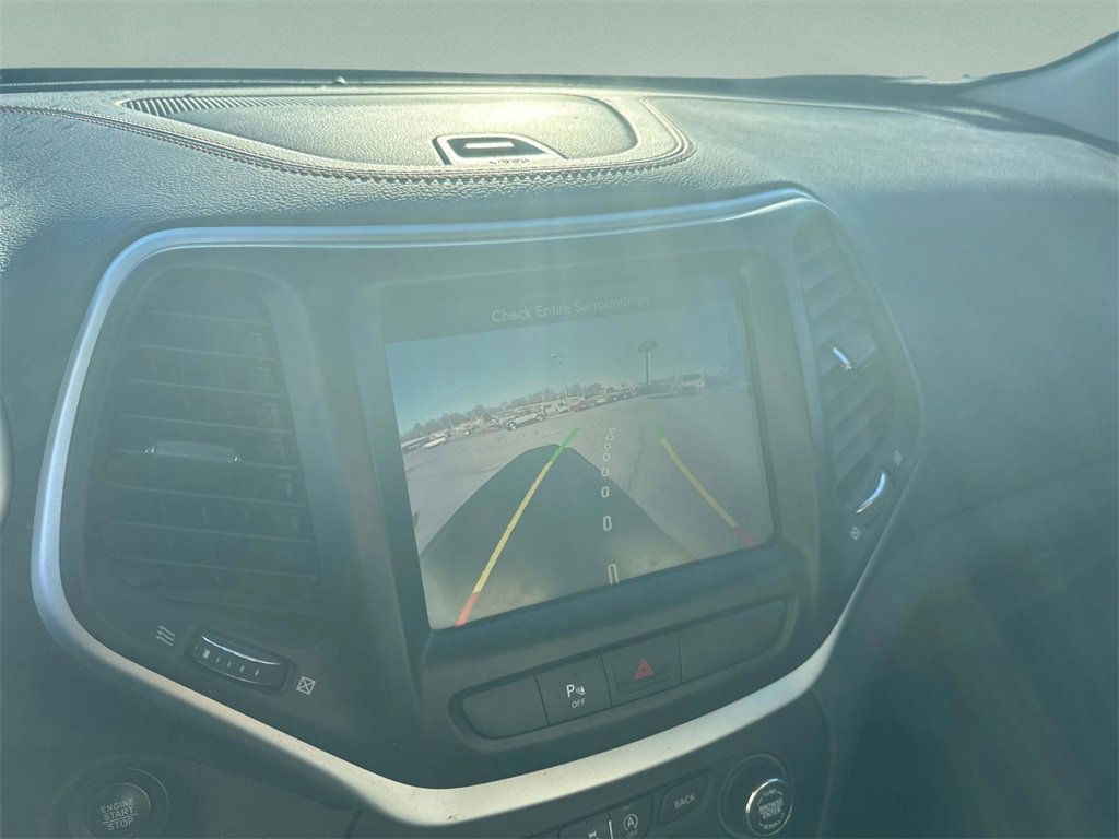 Used 2018 Jeep Cherokee Limited image 21