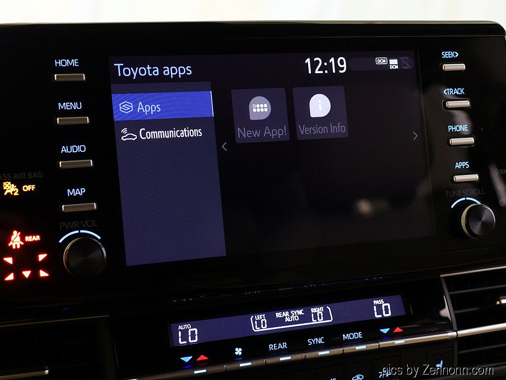 Used 2022 Toyota Sienna XLE FWD image 19