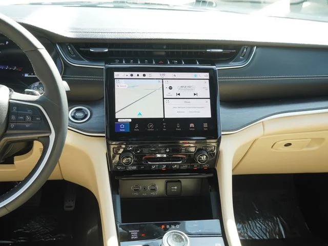 Certified 2023 Jeep Grand Cherokee Limited AWD/4WD image 15
