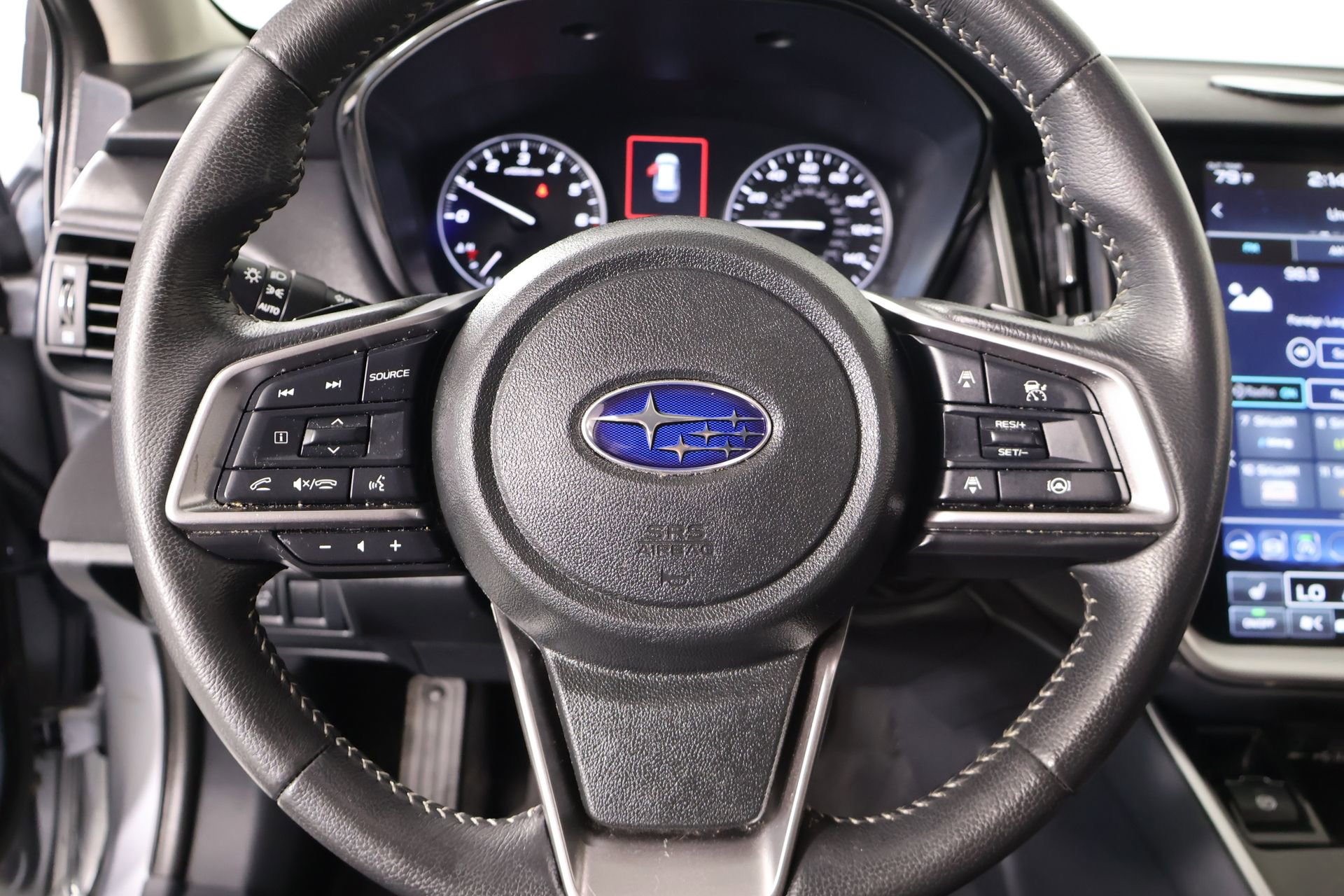 Used 2025 Subaru Outback Premium AWD/4WD image 3