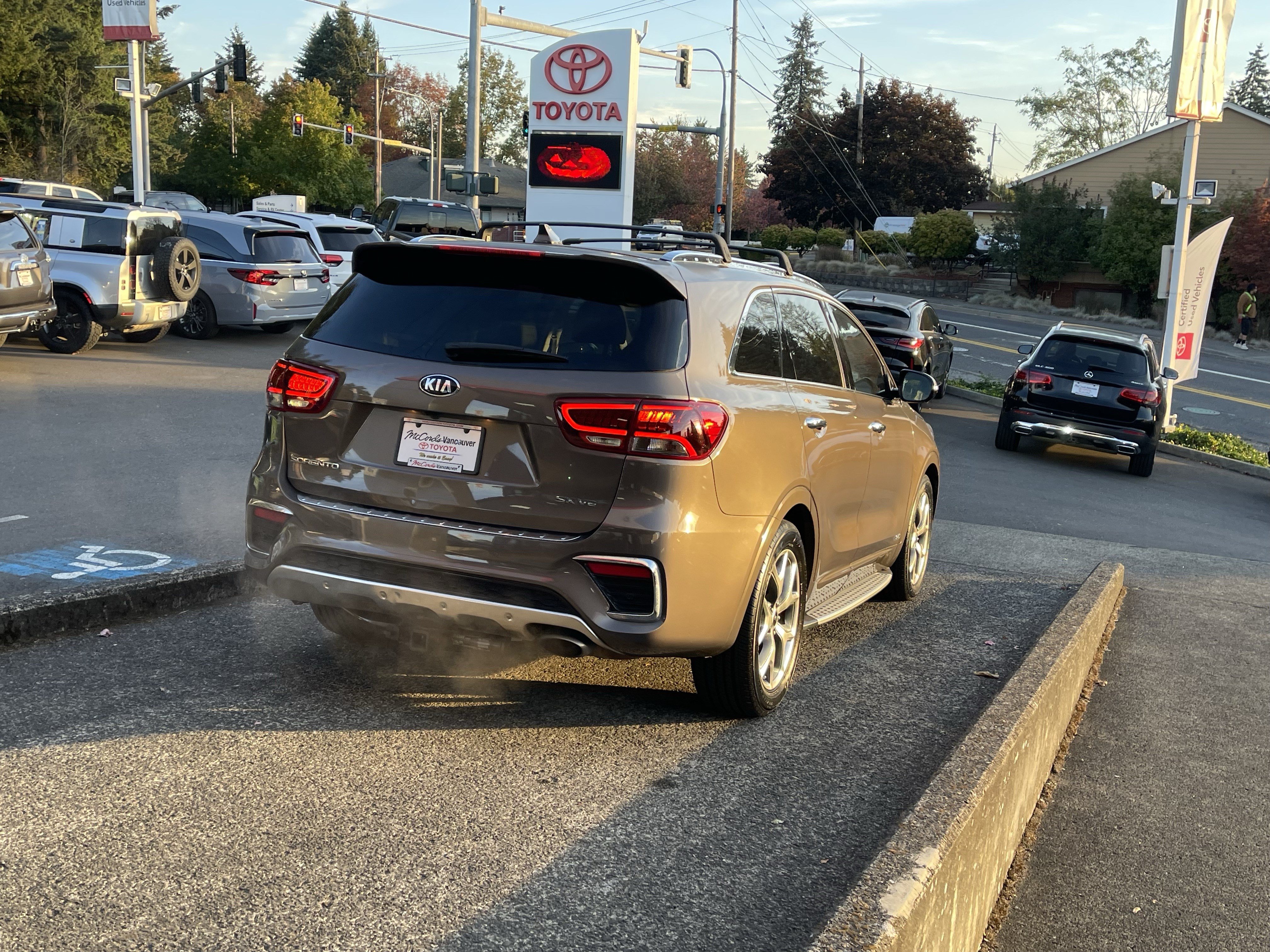 Used 2019 Kia Sorento SX w/ SX Touring Package AWD/4WD image 6