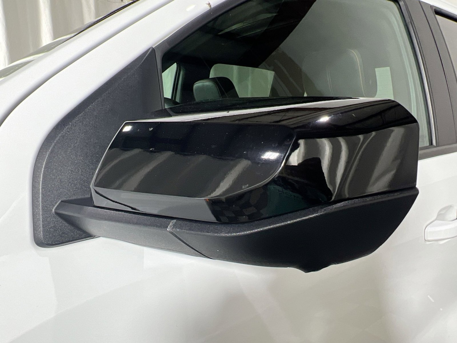 Used 2024 GMC Canyon AT4 w/ Technology Package image 14