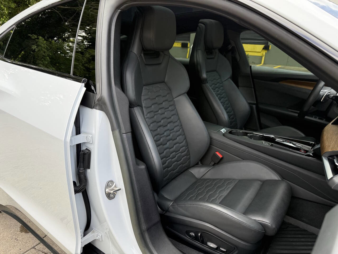 Used 2023 Audi e-tron GT Premium Plus AWD/4WD image 20