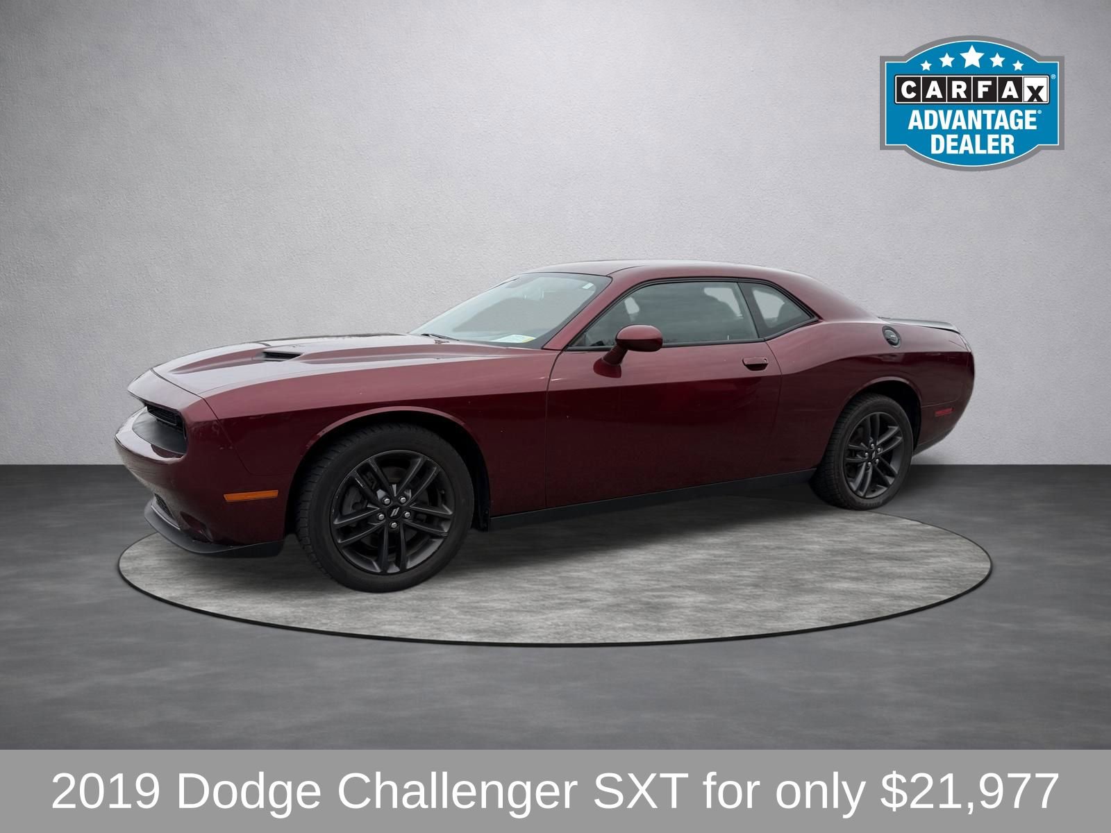 Used 2019 Dodge Challenger SXT w/ Blacktop Package image 4
