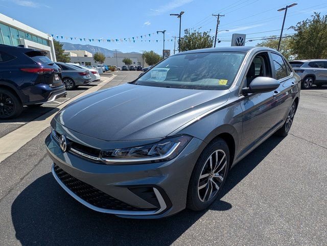 New 2025 Volkswagen Jetta SE image 9