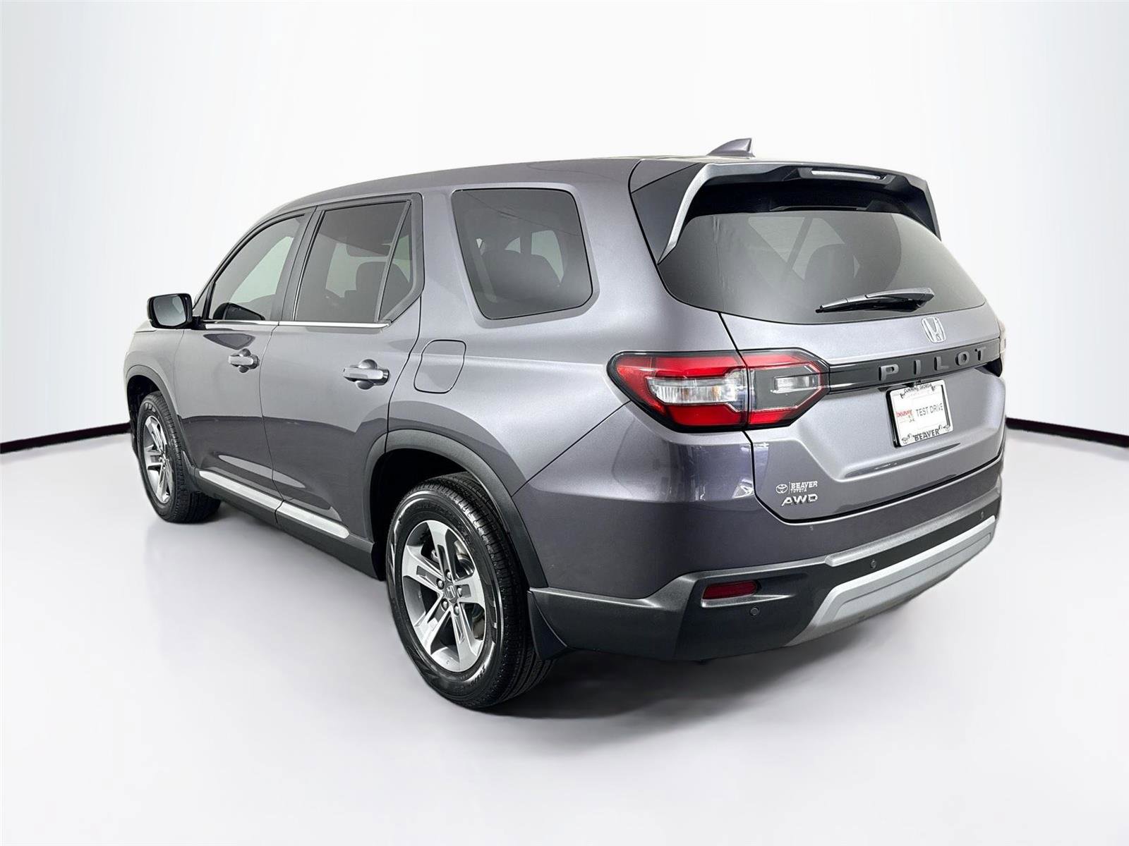Used 2025 Honda Pilot EX-L image 12