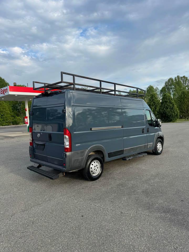 Used 2018 RAM ProMaster 2500 FWD image 3